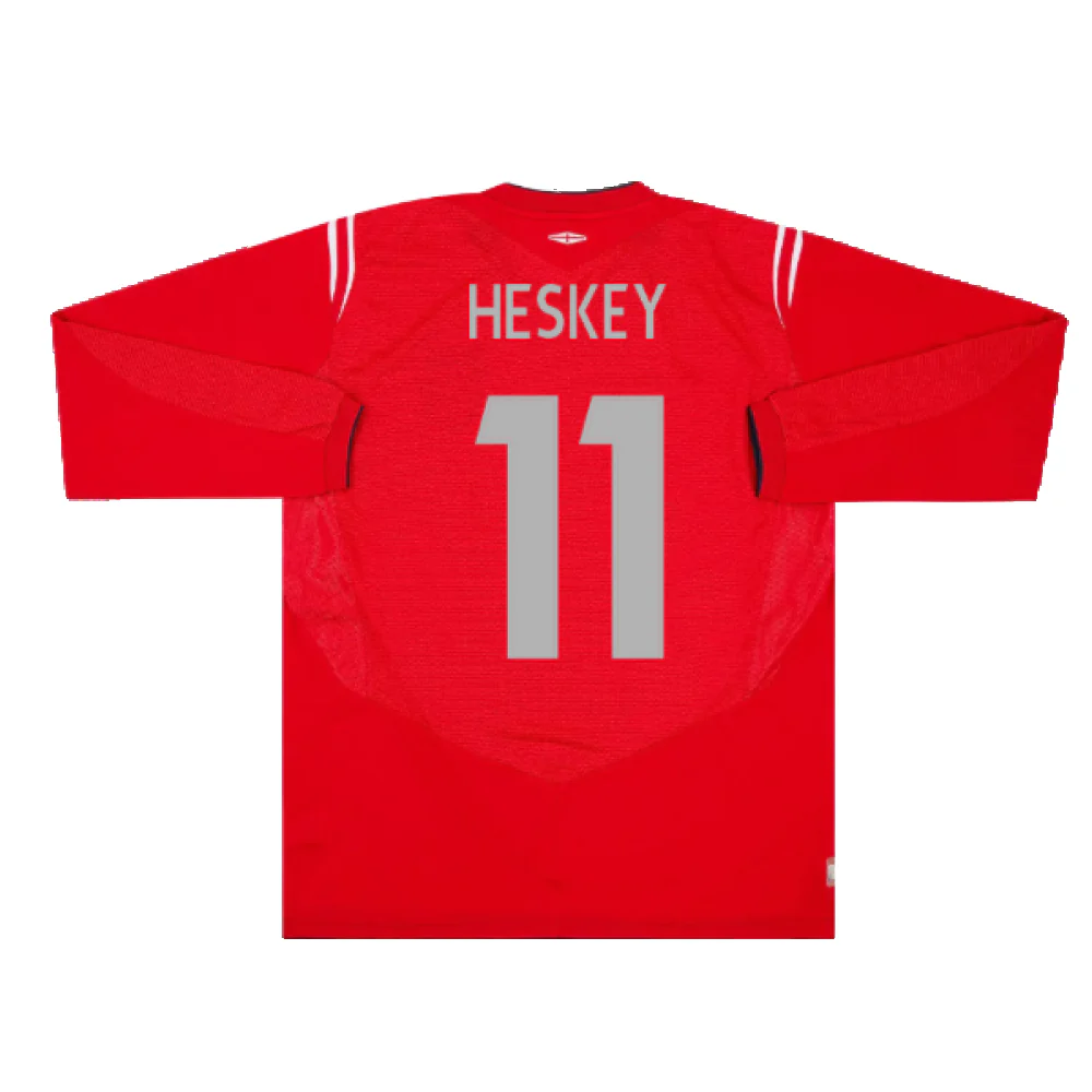 England 2004-06 Long Sleeve Away Shirt (Excellent) (Heskey 11) - Image 2